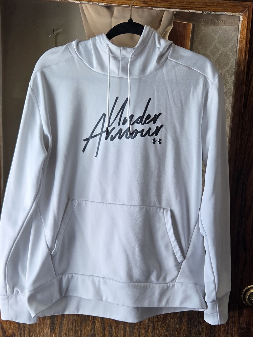 Under Armour Wome’s White Crewneck Hoodie with Script Logo